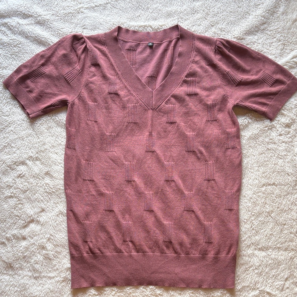 Elegant V-Neck Sweater in Mauve